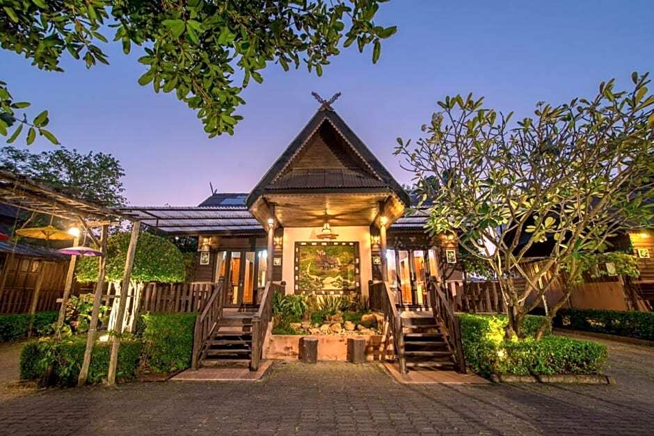 Коттедж Deluxe в Baan Baitan Resort