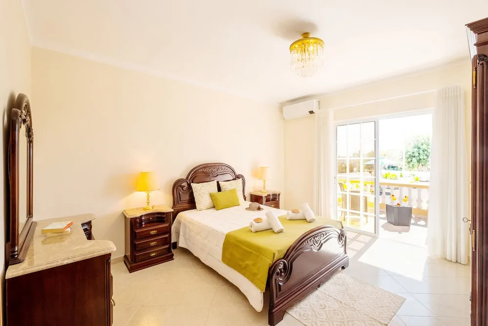 4 Bedrooms Villa with balcony and with pool view