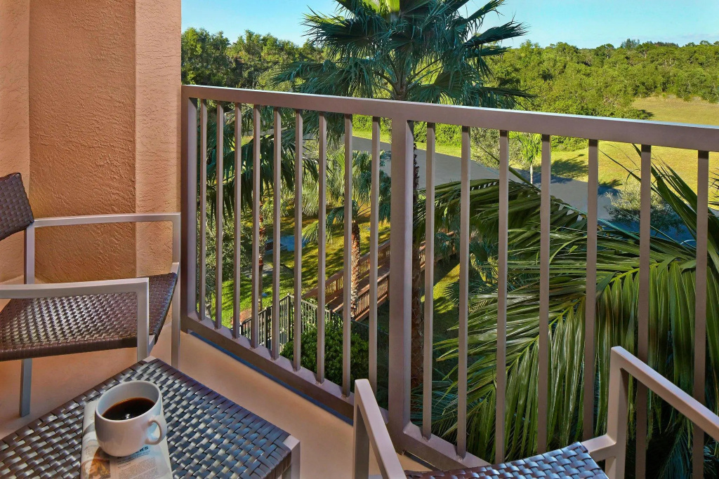 2 Bedrooms Double Suite with balcony (full double bed)