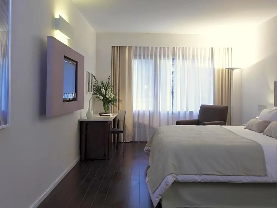 Classic Double room (full double bed)