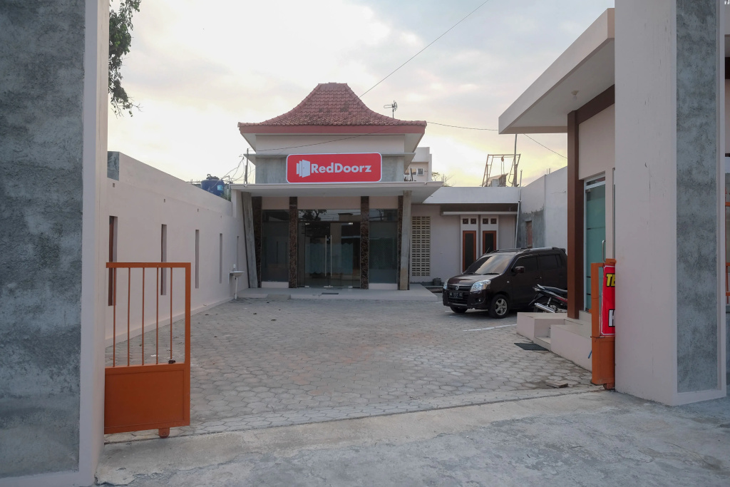 RedDoorz Syariah Near Alun Alun Temanggung