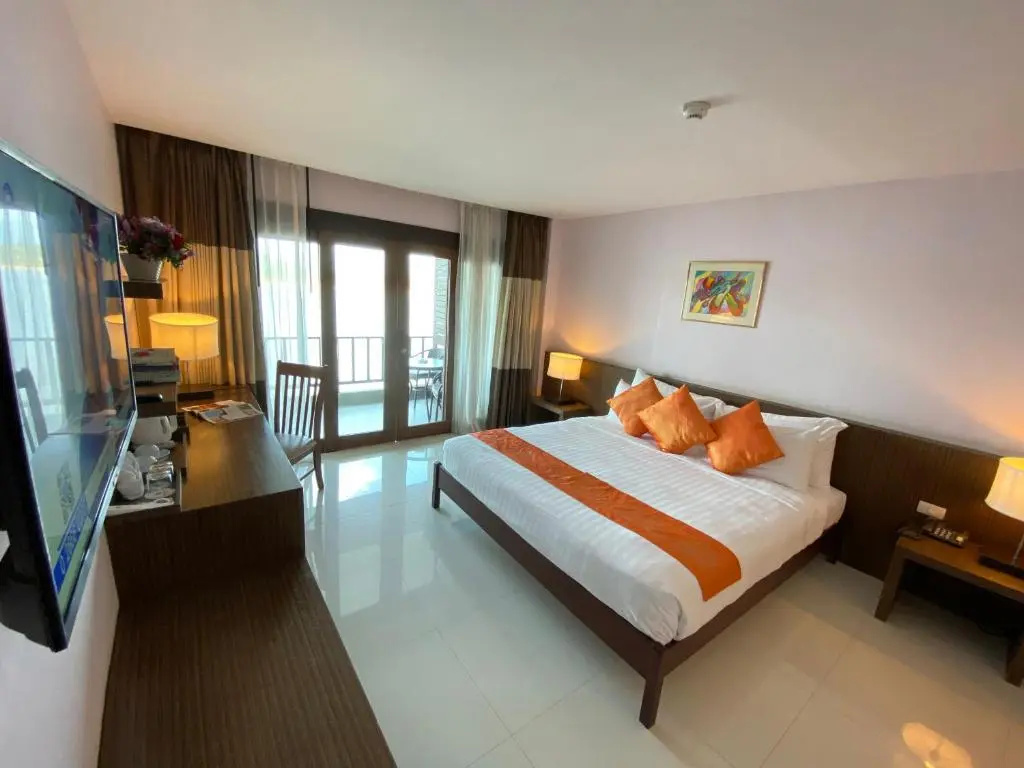 Deluxe Double room (full double bed)
