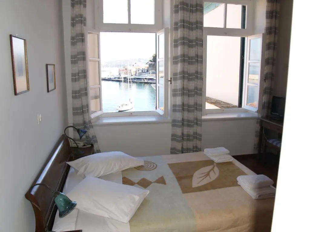 Standard Double room with sea view (full double bed)
