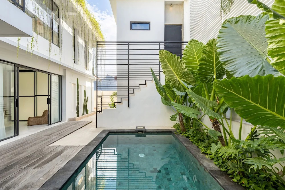 4BR Luxe Pool Villa Canggu near Finns