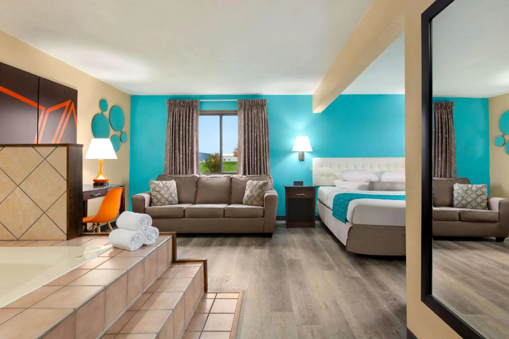 Double Suite (full double bed)