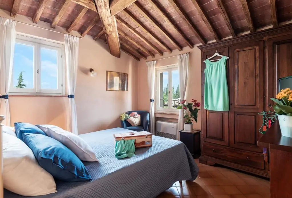 3 Bedrooms Apartment