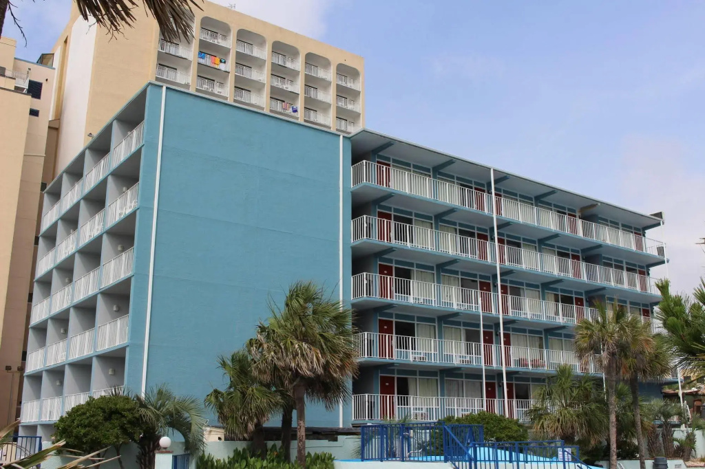 Blu Atlantic Oceanfront Hotel & Suites