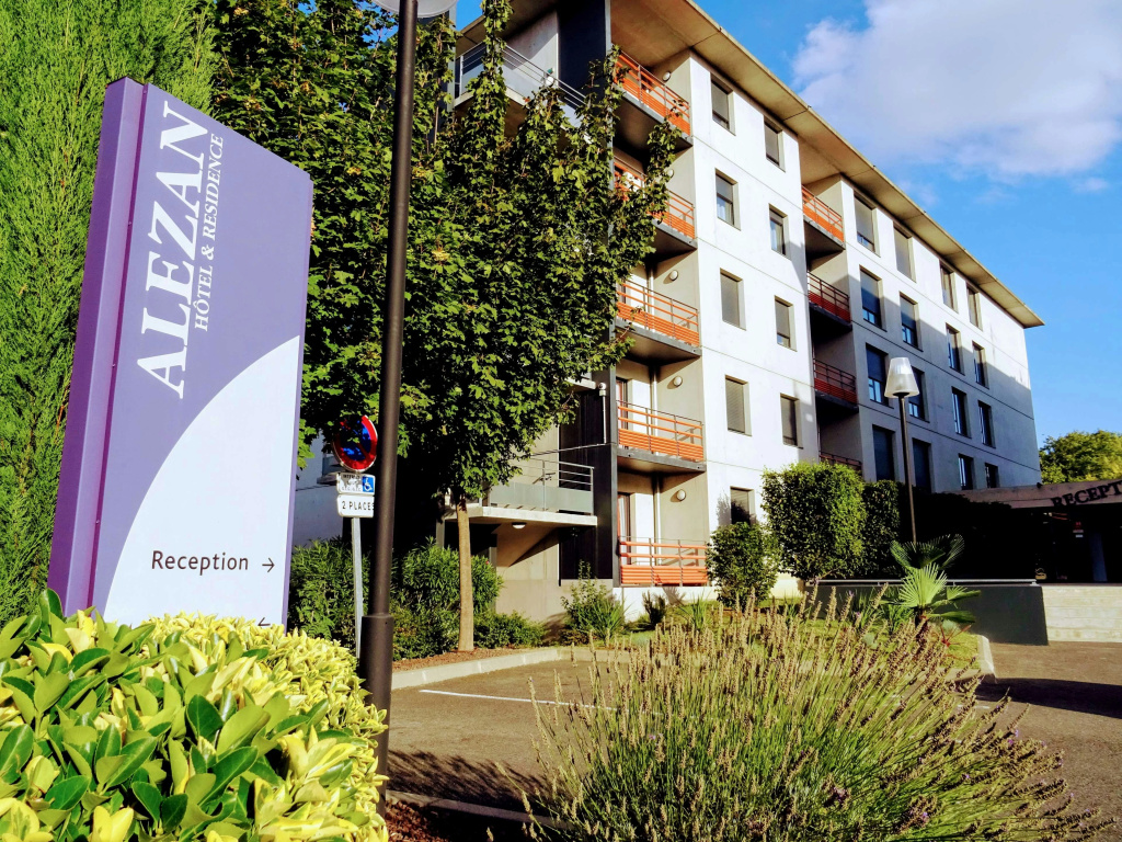 Alezan Hotel