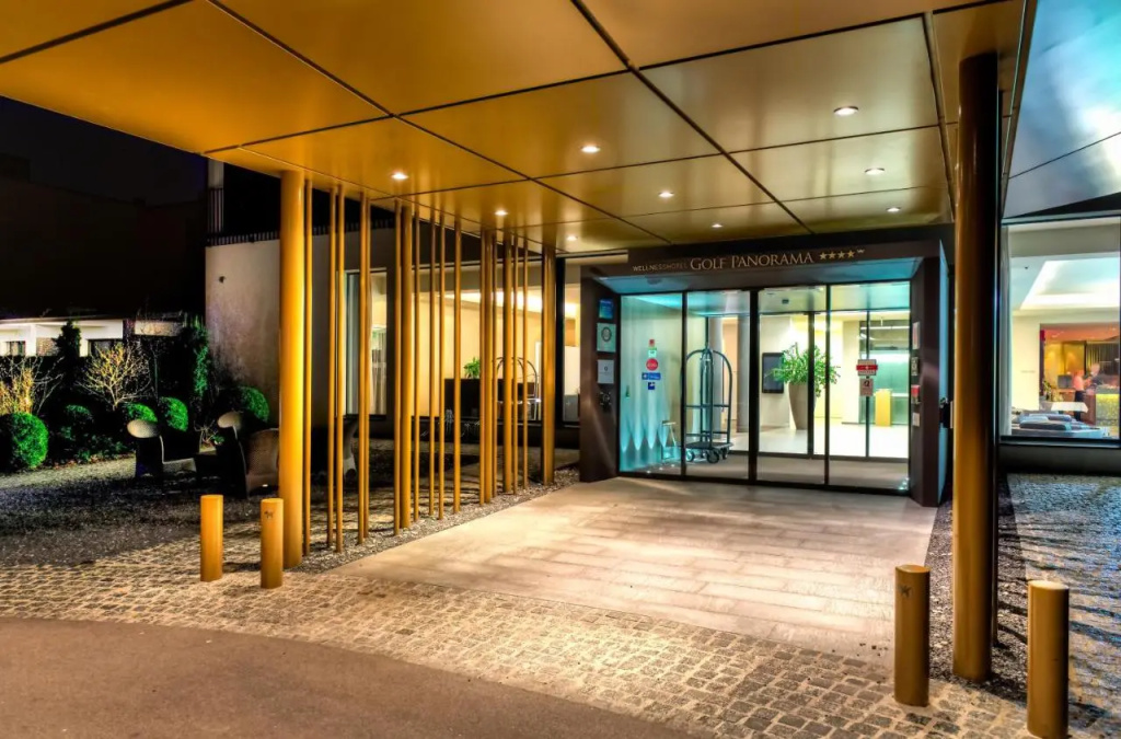 Small Luxury Hotel Wellnesshotel Golfpanorama