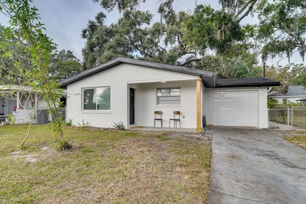 Walk to Restaurants: Home w/ Yard in Safety Harbor