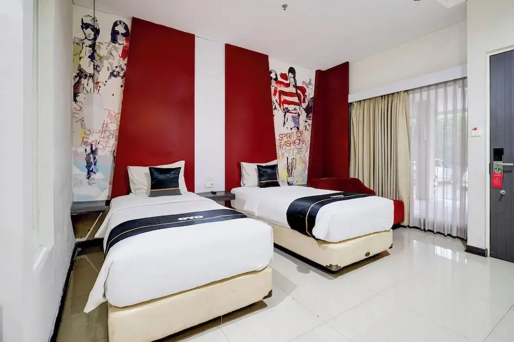 Standard Double Suite with balcony (twin beds)