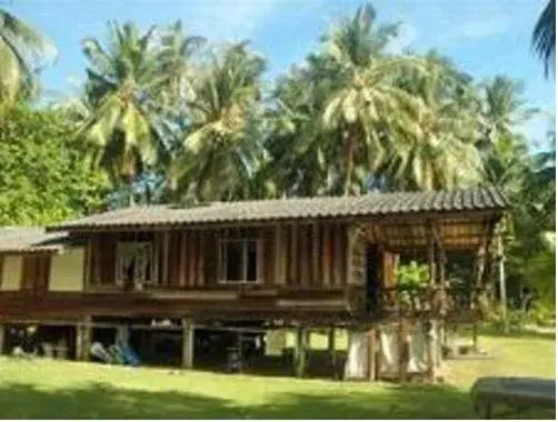 Koh Por Coral Beach Bungalow