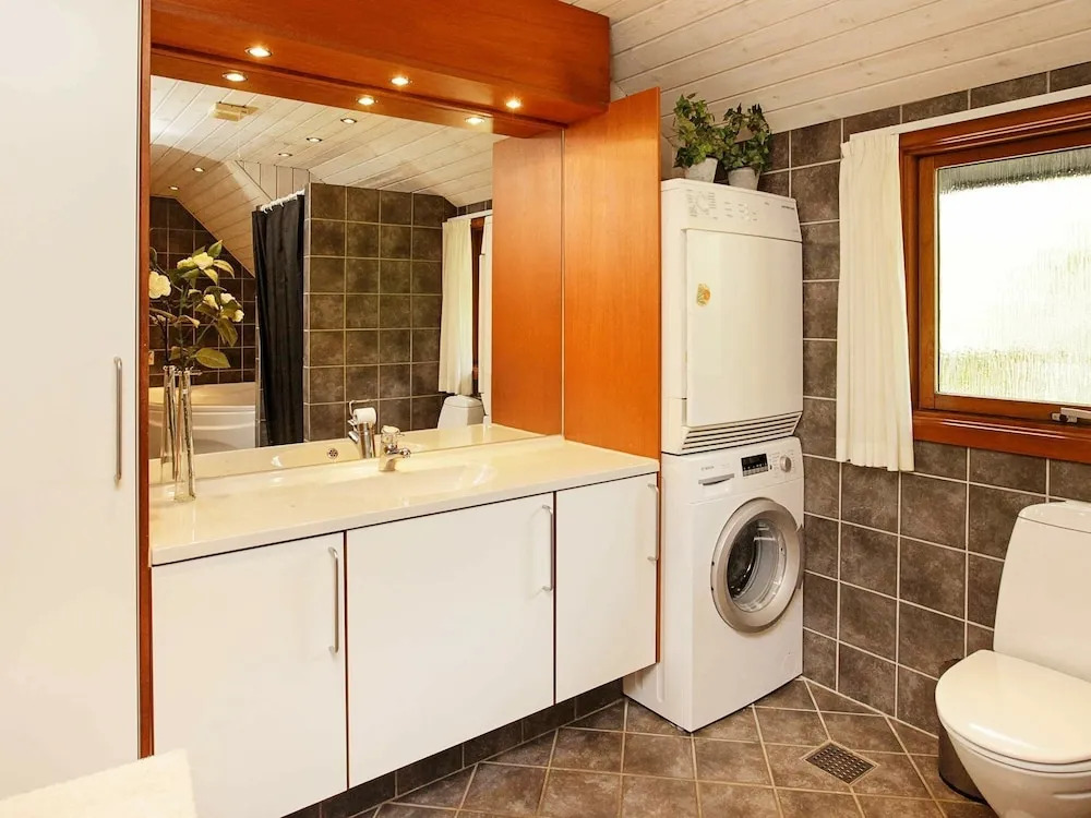 Spacious Holiday Home in Sondervig With Sauna - фото 10