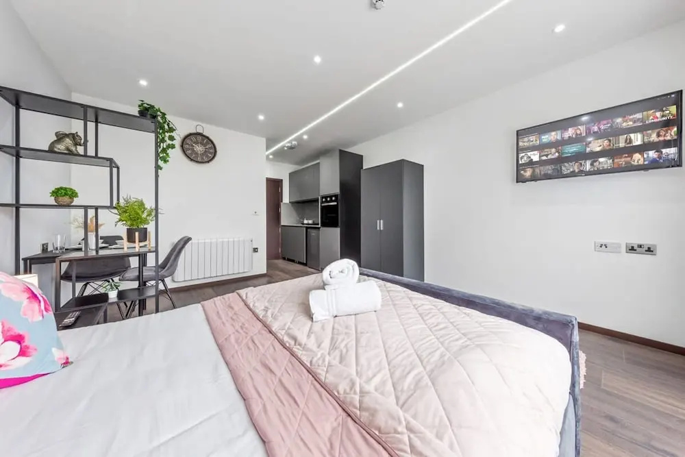 Modern Serviced Studio Flat Near Central London — фото
