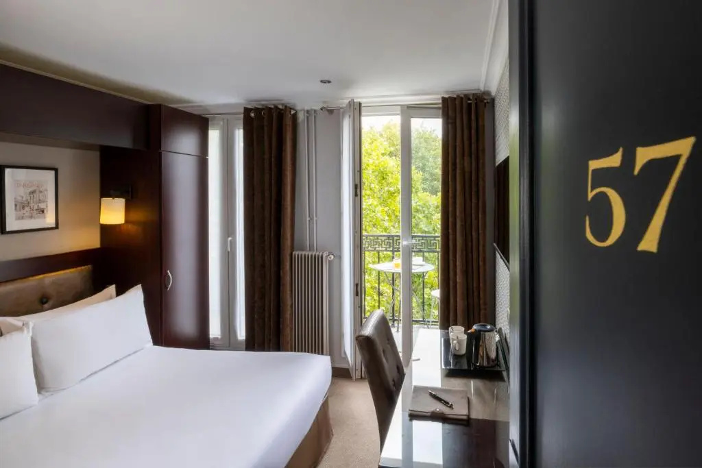 Standard Double room with balcony (full double bed)