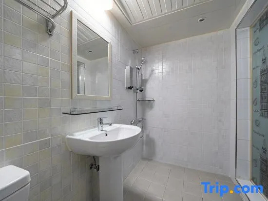 Номер Deluxe в Good Time Hotel