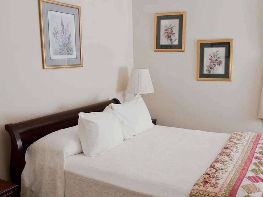 Frederick House by null