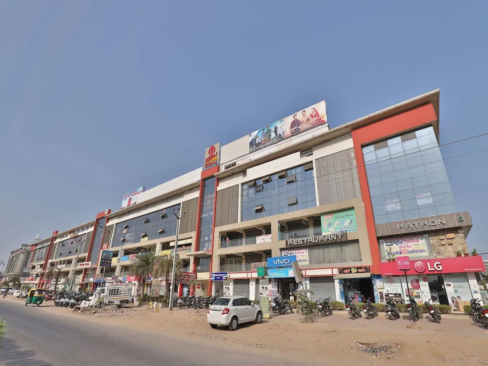 OYO 12182 Hotel Shekhawat Palace