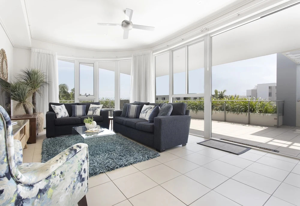 3 Bedrooms Standard room with water view