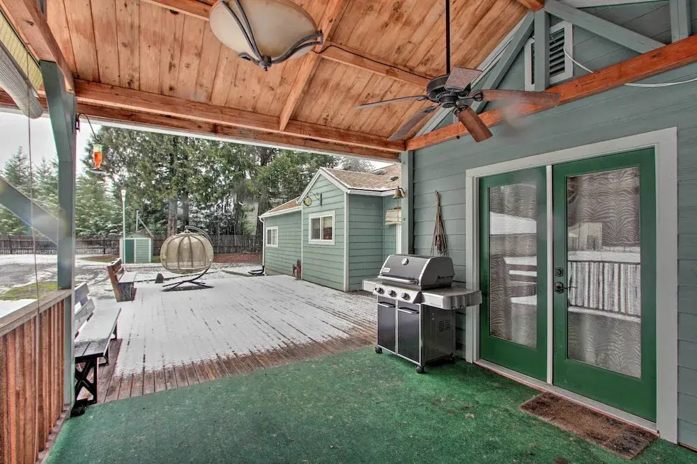 Packwood Getaway w/ Game Room, Grill & Patio