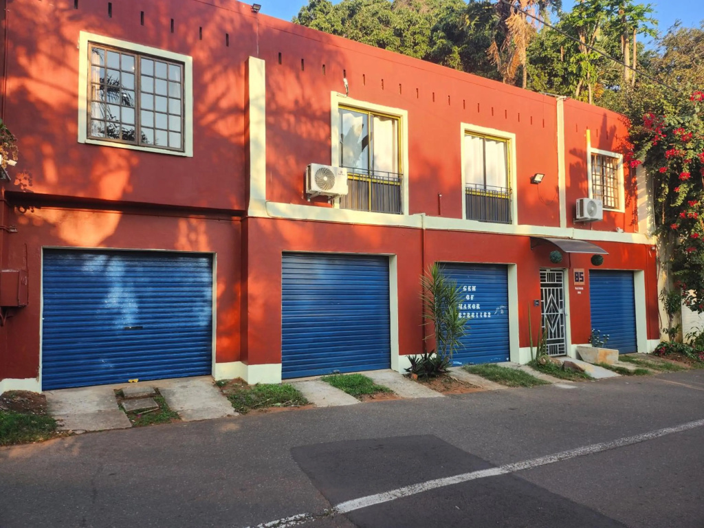 Gem of Manor drive