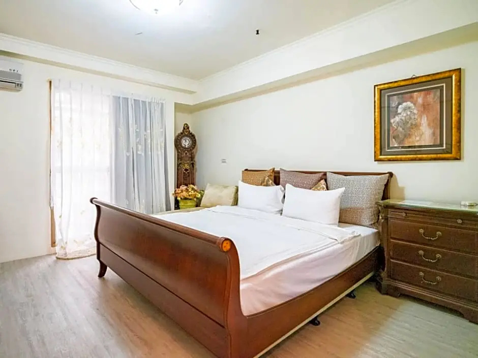 Deluxe Double room with balcony (full double bed)