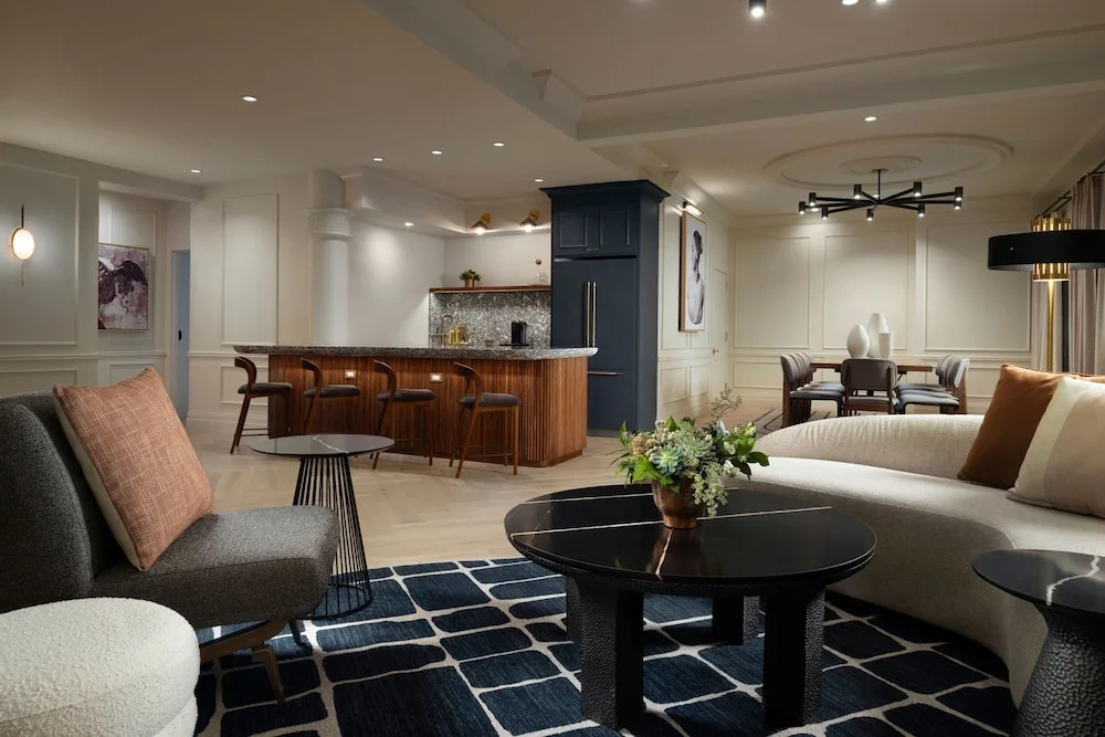 Double Suite (full double bed)