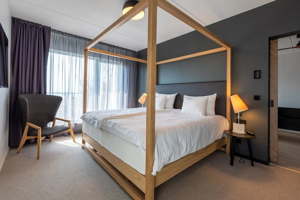 Suite with balcony