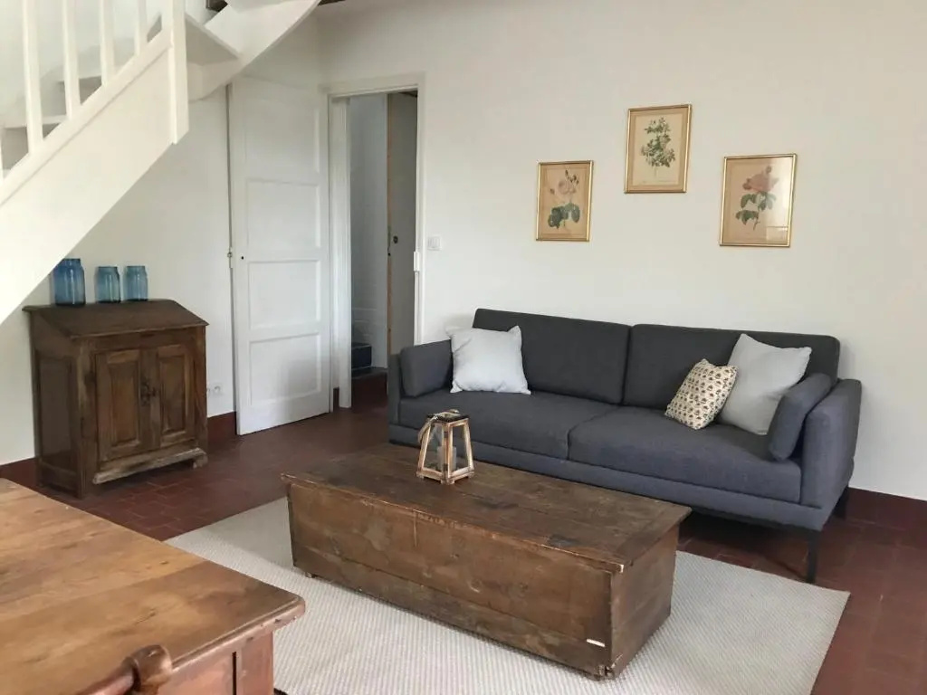 3 Bedrooms Cottage