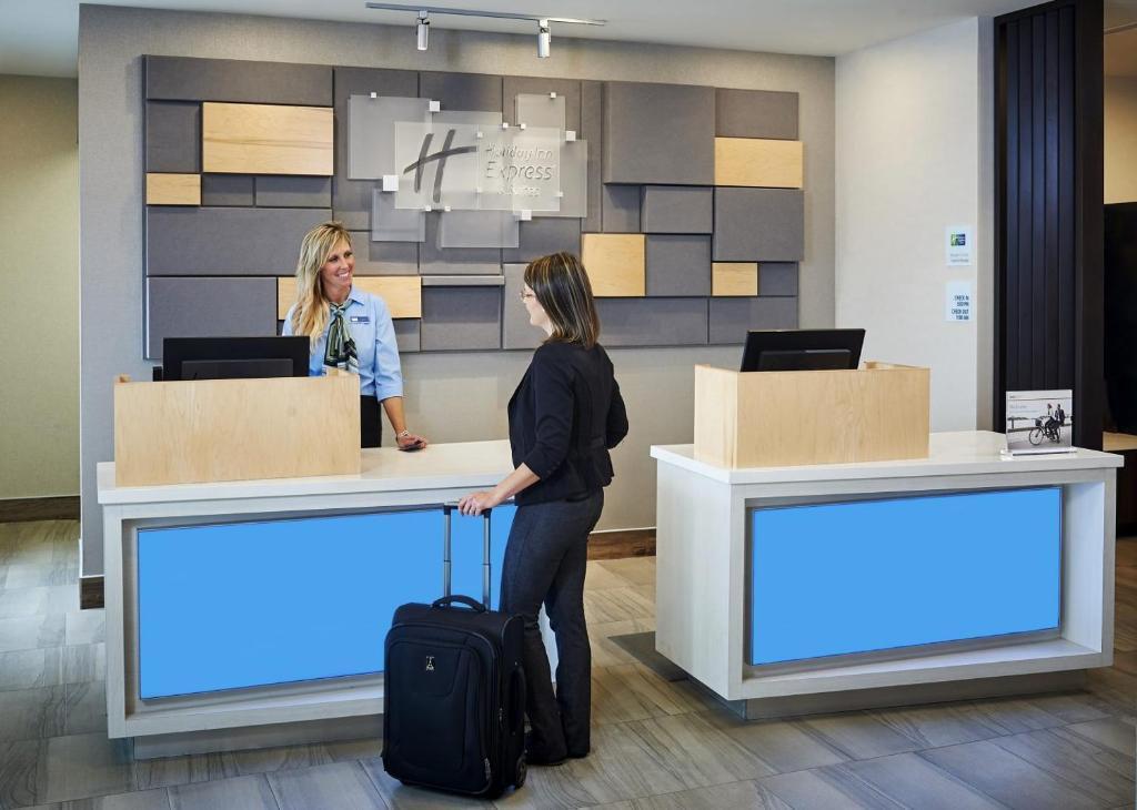 Holiday Inn Express & Suites Oakhurst-Yosemite Park Area, an IHG Hotel by null