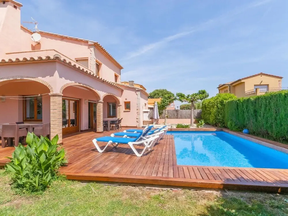 Luxurious Villa St Pere Pescador With Swimming Pool - фото 12