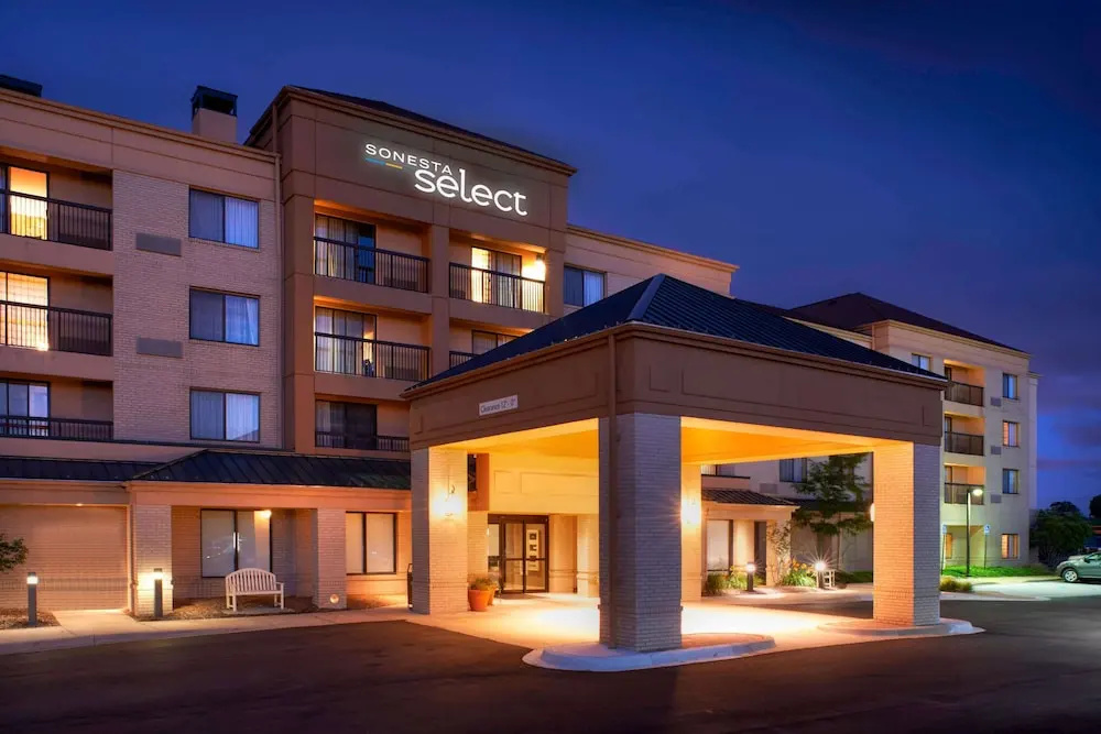 Courtyard By Marriott Detroit Novi