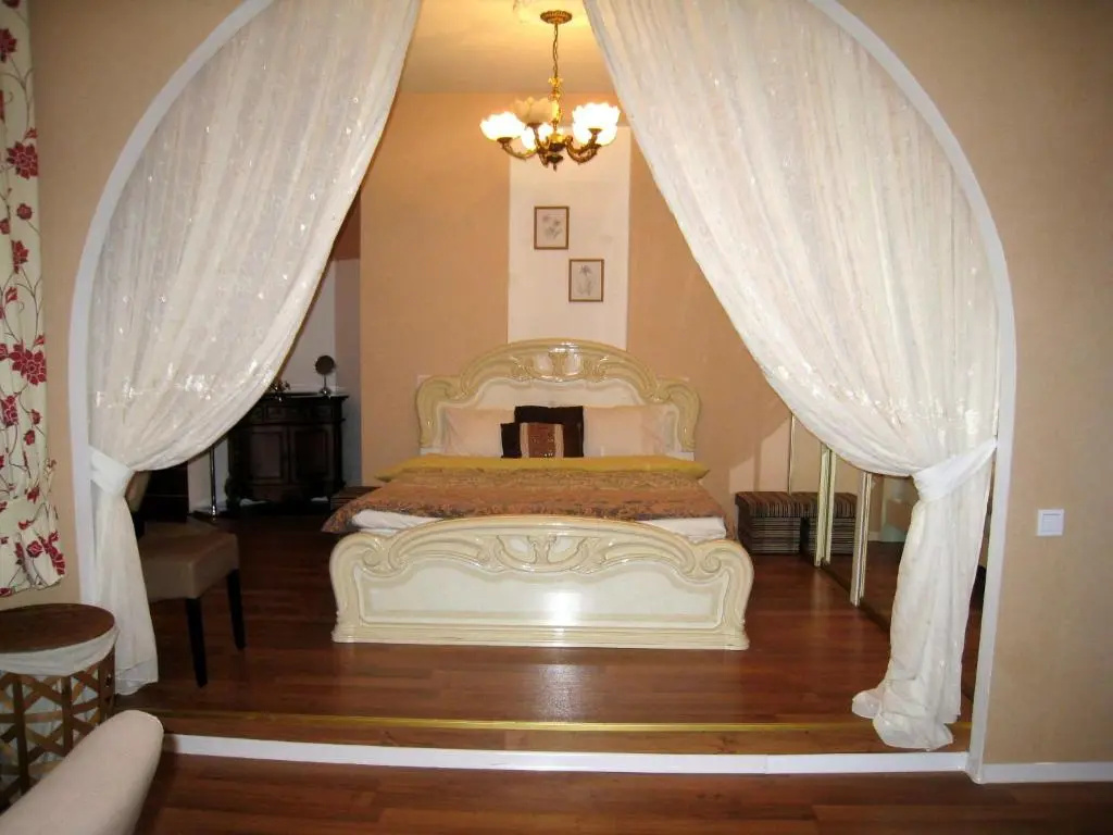 Deluxe Studio