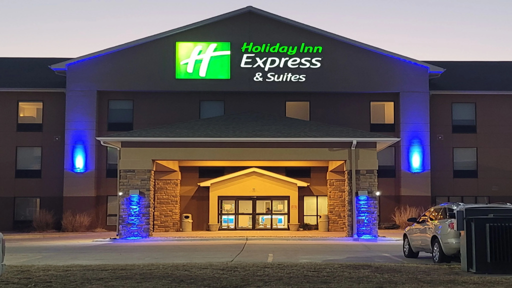 Holiday Inn Express & Suites Junction City by IHG