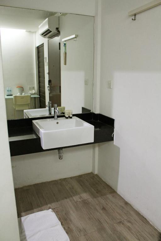 V Garden Hotel