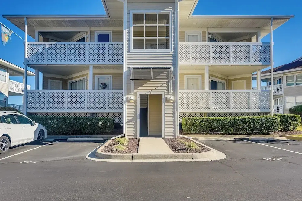 NMB Condo: Walk to the Beach or Use the Pool!