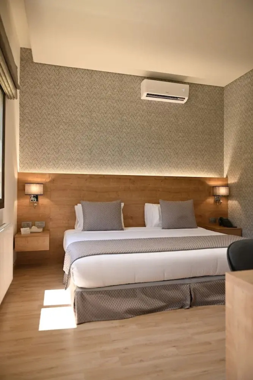 Standard Double room with balcony (full double bed)