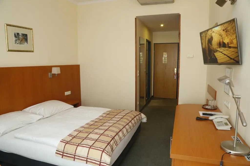 Continental Hotel-Pension - Chambres