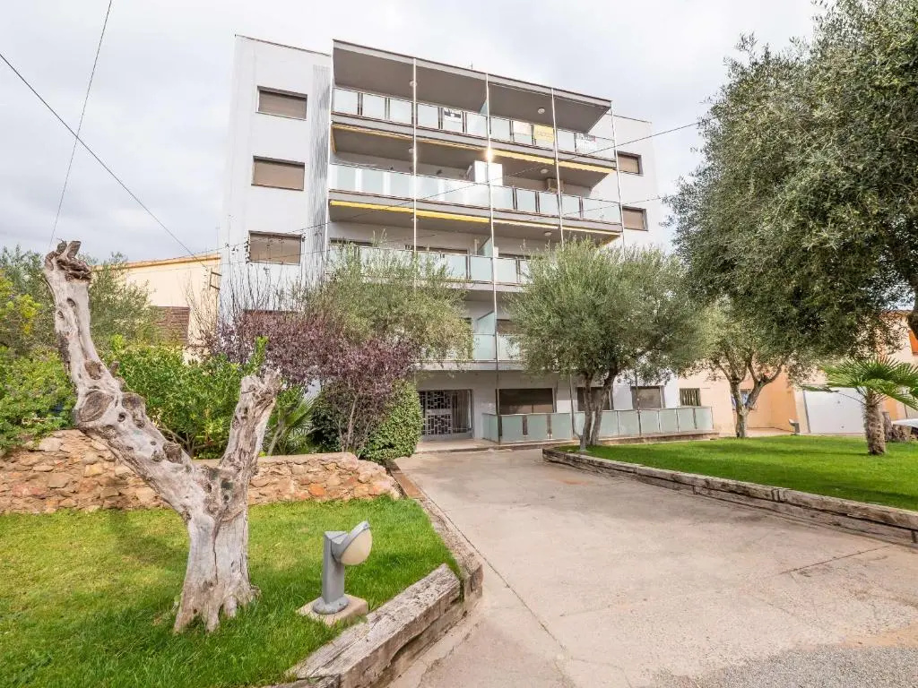 Apartment With Community Pool for 4 People