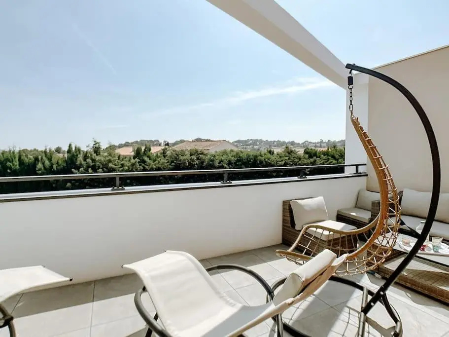 Voir la photo 2 — Appartement type industriel dans cadre provençal
