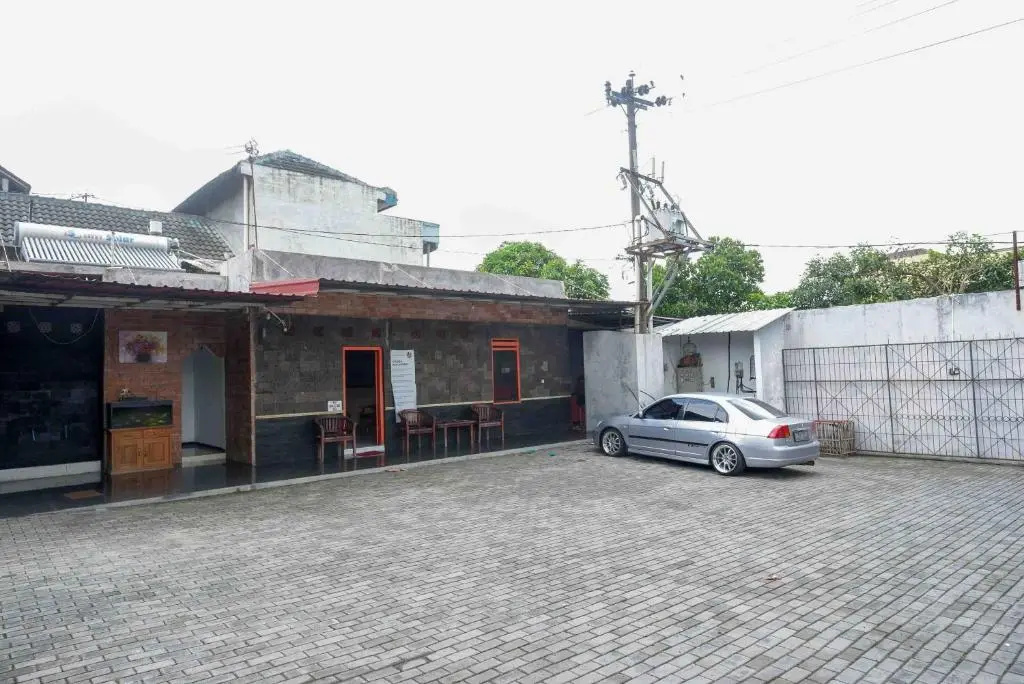 Urbanview Hotel Syariah Prambanan