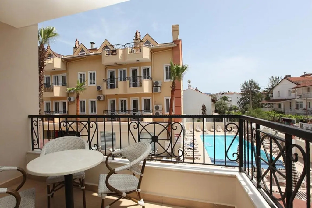 Balcony & Terrace