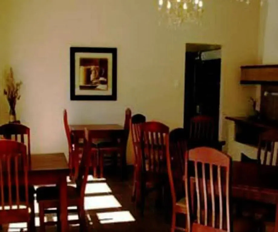 Ninety9 On Villiers Guest House - фото 15