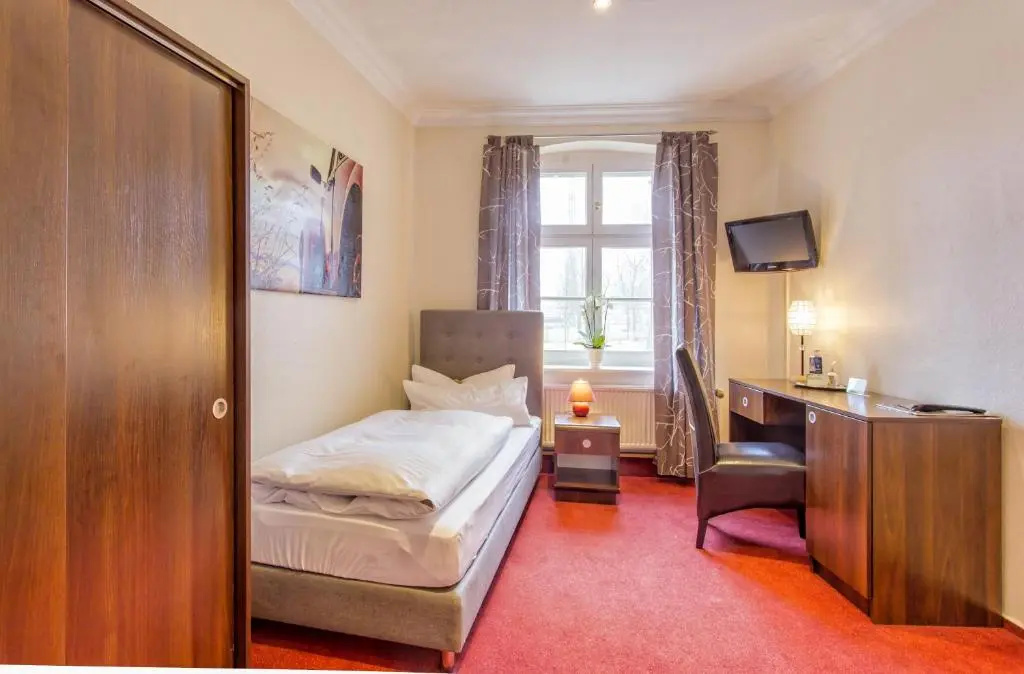 Hotel Zur Alten Oder Frankfurt - Chambres