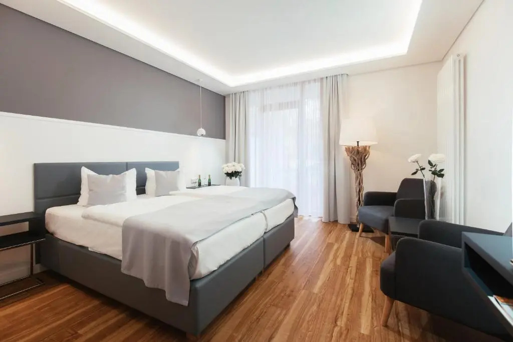 Deluxe Double room with balcony (full double bed)