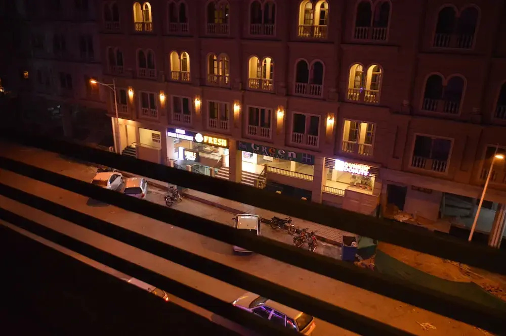 1 Bedroom Apartment, Netflix, Bahria