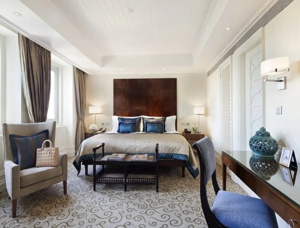 1 Bedroom Luxury Double Suite with city view (full double bed)