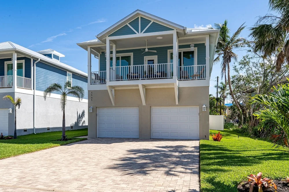 Welcome To 5545 Palmetto Street All New! Just Built! Book It Now! 4 Bedroom Home by RedAwning