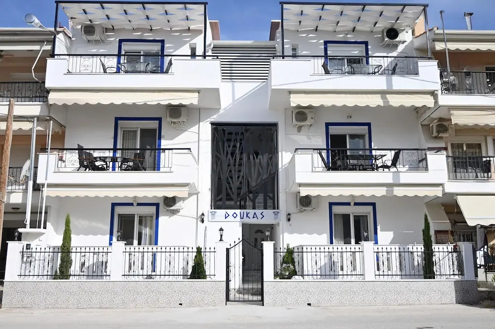 Doukas Aparthotel