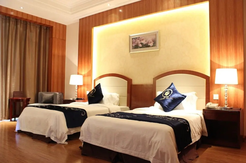 Golden Peacock Resort Hotel — фото 2